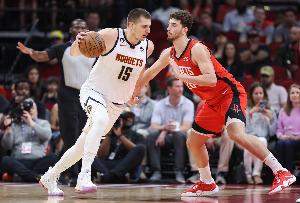 西部二三之争！火星撞地球！火箭下一场比赛将对阵掘金