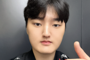 好快的切割！Peyz在JDG时期头像依旧是Gen win 到T1后火速更改