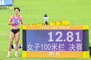 刘景扬澄清：我一直跟着三级跳组训练，麦国强教练兼职带我练跨栏