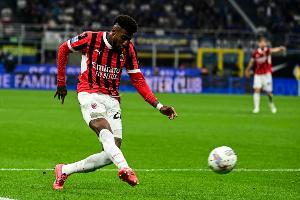 埃默森：在米兰被谈论比C罗多但都是负面，若留队不会是正确选择