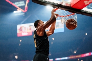 状态来了！莫布里冲击篮筐连续暴