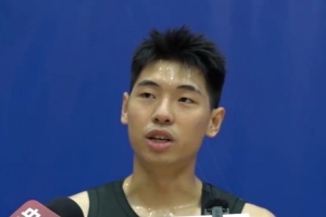 是否会害怕杜锋？崔永熙：一开始害怕正常 杜导&郭导都很严肃认真