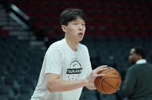 最大领先33分！球队领先21分进末节 主教练最后2分钟才上杨瀚森