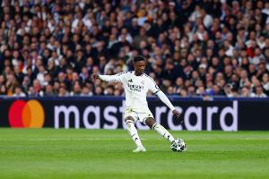 马卡：卡马文加此前患流感，半场被换下是因为消耗过大