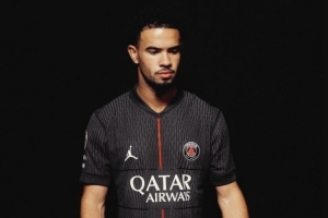 尽显优雅时尚！巴黎圣日耳曼发布2025-26赛季第四球衣