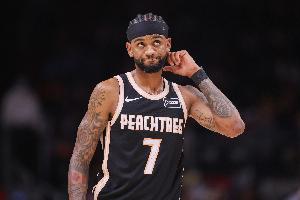 超强攻击性！亚历山大-沃克半场12中5&三分7中3拿到15分3板