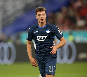 拜仁高层弗洛因德谈霍芬海姆前锋阿斯拉尼：我认为他很优秀