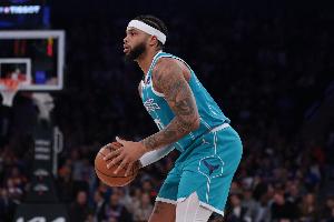 小桥砍下35分！迪亚巴特：他几乎无所不能&极度渴望胜利