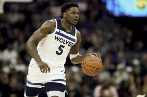 打得可以！爱德华兹18中13轰32分3板6助 7失误略多