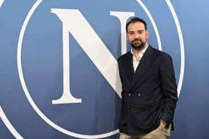 那不勒斯总监：德布劳内至少要明年2月底康复，冬季会引进新中场