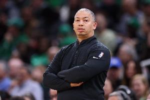 万人捅！快船本赛季已经9次让对手至少投进17个三分 联盟最烂