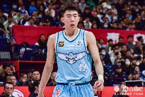 受伤离场！段昂君仅打13分钟6中2拿到5分1板1帽