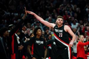 小杨没啥机会了！开拓者官方：克林根今日将复出战猛龙！