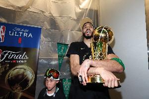 塔图姆谈和Deuce父子同台：我再打10年完全没问题 若能实现那很棒