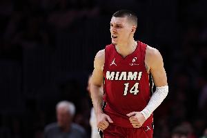 下半场摸不到球？希罗17中8拿到20分 下半场仅4次出手进0球&得0分