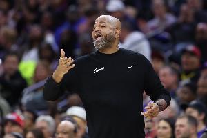 比克斯塔夫：防守端我们没打出应有的水准 给了对手空位三分机会