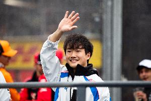 角田裕毅：无缘下赛季席位无比艰难，我会更努力回到赛场