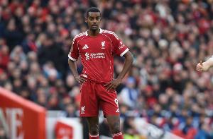 回声报：伊萨克没存在感 只能捡残羹剩饭 自身原因还是战术问题？