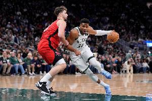 申京换字母？名记：火箭将申京视作未来核心 不会缩短建队周期