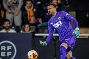 神剧情！对手119分钟错失绝杀点球，10人瓦伦西亚120分钟绝杀晋级