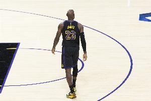 苏群：詹姆斯用极致方式诠释了篮球基本道理 团队至上&个人其次