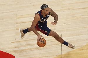 眼花了？骑士第三节前半节以28-9净胜马刺19分