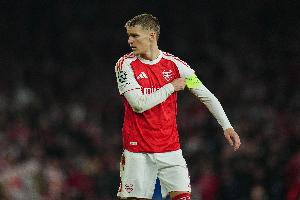 厄德高和埃泽第三次一同为阿森纳首发，前两次厄德高都中途伤了