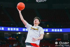 难救主！刘泽希14中6拿到16分8板4助 三分5中3