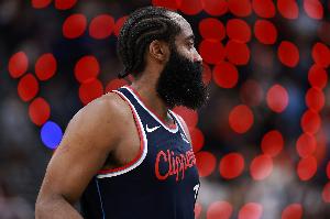 穿针引线！哈登突破分球 祖巴茨篮下接球双手暴扣