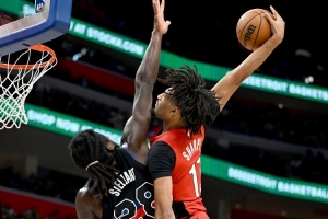 比克斯塔夫：斯图尔特是联盟中最好的防守型中锋 且没人接近