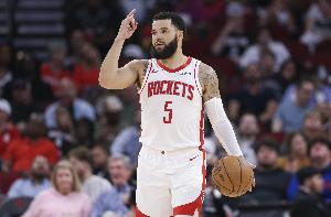 BR：火箭最可能交易范弗里特 队记否认：不太可能 他有交易否决权