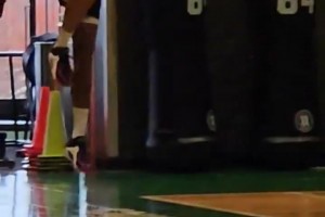 出圈了！西安交通大学千人齐唱《库里之歌》