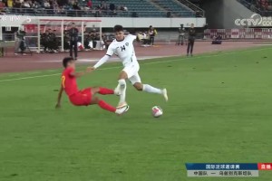 这冲击力！胡桑诺夫当年直接把何宇鹏的肋骨撞断