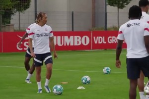 安哥拉队长此前赛后：我拿到了梅西签名球衣，还被他穿了2次裆！