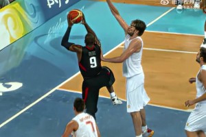 韦德VS威少？杨毅：韦德技术非常全面，无球也好得多！