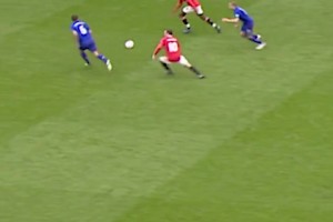 德比战关键人物，迈尼昂做出的关键扑救