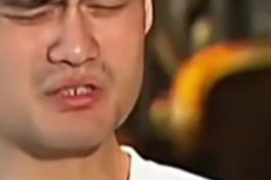 蒂格：库里该赶紧签球鞋合同＆不会签耐克，中国公司能给他5亿！