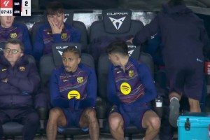 极度不雅！杜兰在第95分钟扳平比分后，费内巴切球迷激动不已…