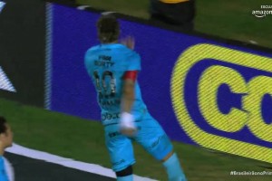 内马尔点射破门，17分钟上演帽子戏法