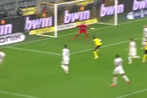 各庆祝各的！名场面：哈兰德多特时期的爆射绝杀！