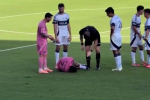 梅西和穆勒看到德保罗倒地后都笑了