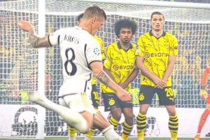 科贝尔：骗你的，十分角我也能扑到！