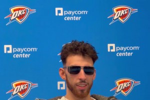 杰伦威谈冲突：都领先40分了，不理解为何阿伦还要恶犯切特