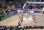 中国男篮半场29比52落后韩国，三分12中1仅程帅澎命中